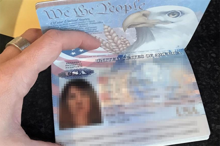 Naručila šampon, u pošiljci stiglo 20 američkih pasoša