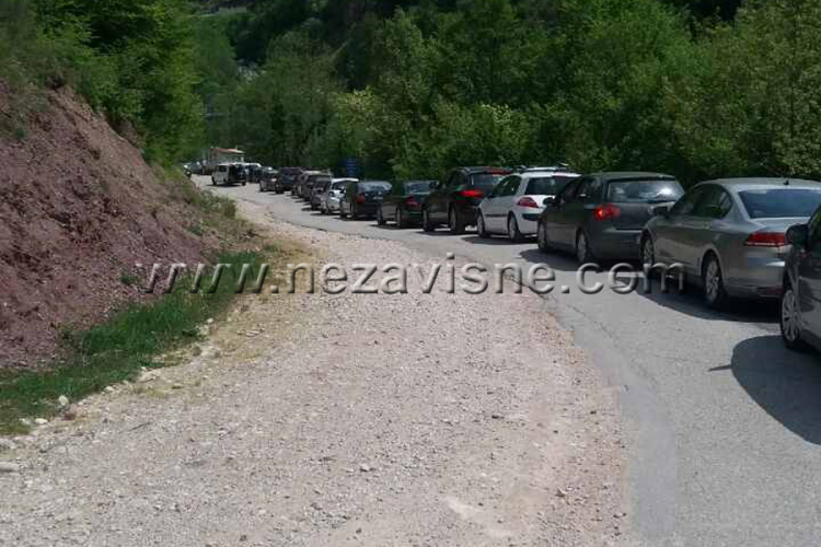Gužve na GP Hum-Šćepan Polje zbog detaljnih kontrola