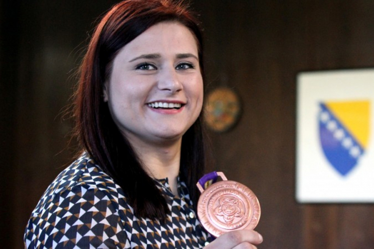 Larisa Cerić u polufinalu EP