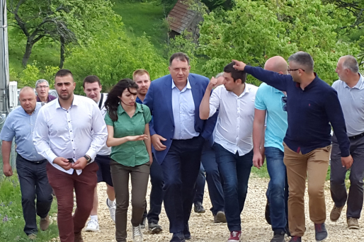 Dodik: Mladi SNSD-a najorganizovaniji