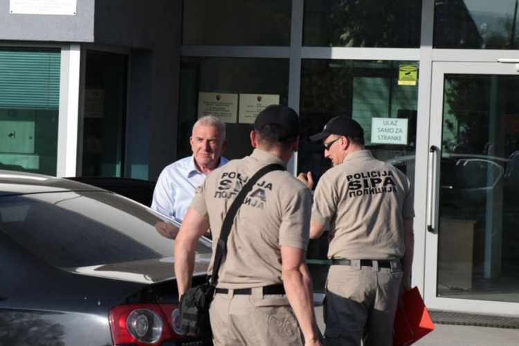 Atif Dudaković na slobodi, određene mu mjere zabrane