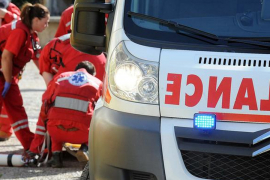 Žena hranila golubove, pala s prozora i poginula