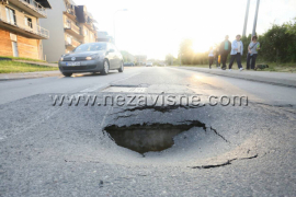 Odronio se put iznad kružnog toka na banjalučkom tranzitu