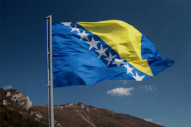 Pokušali zapaliti zastavu BiH