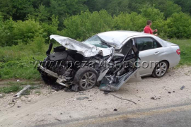 Dva muškarca povrijeđena u sudaru kamiona i mercedesa