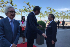 Svečani doček za Vučića u Diseldorfu