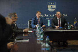 Situacija u USK sve složenija: Potreban jedan centar za migrante