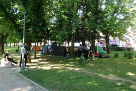 Počelo uklanjanje šatorskog naselja iz gradskog parka