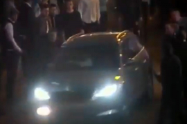 Posvađao se sa djevojkom, ukrao auto, pa gazio pješake