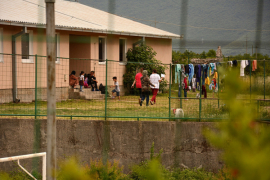 Migrant napao stražara kampa u centru Salakovac