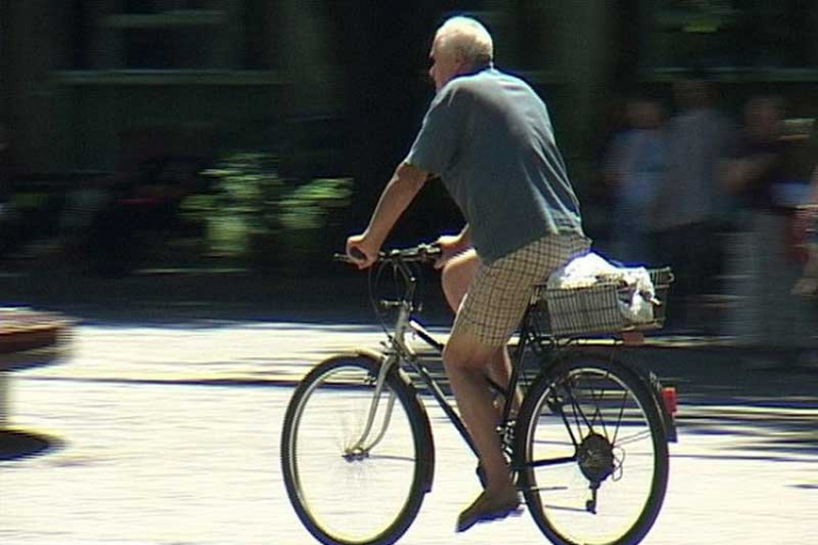 Povećan broj motociklista i biciklista na saobraćajnicama