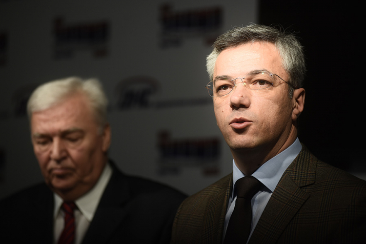 Narodna stranka utapa se u DNS