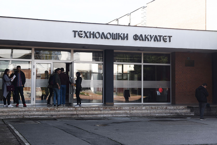 "Poljubac referent" ostaje u studentskoj službi