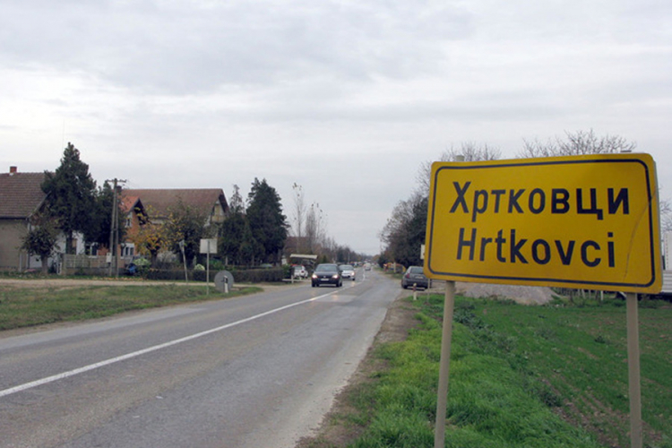 Blokirani svi prilazi Hrtkovcima