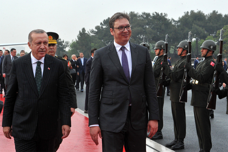 Vučić započeo posjetu Turskoj, dočekao ga Erdoan