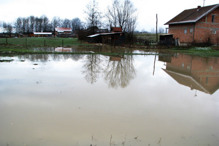 Povoljnija situacija u poplavljenim područjima