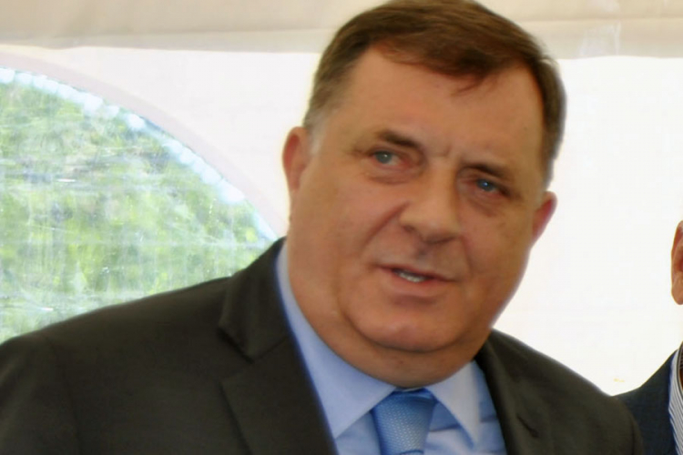 Dodik: Američka ambasada da objavi kome doznačuje 12 miliona dolara