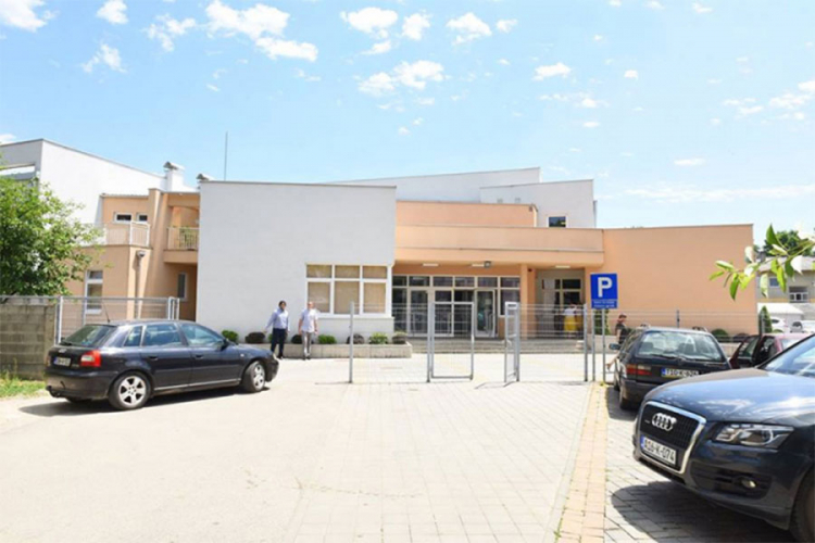 Opština daje auta i vozača za prevoz đaka