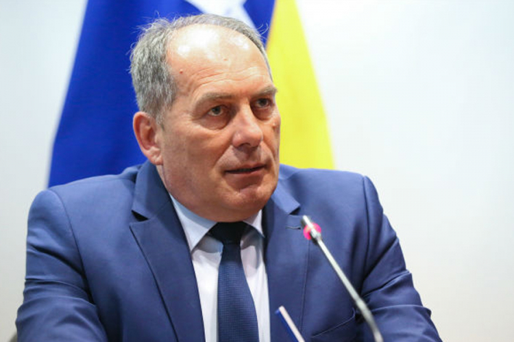 Mektić: 50.000 migranata nadire ka BiH