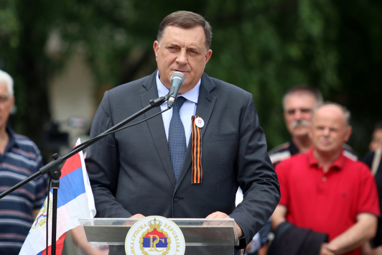 Dodik: Više hitova imam ja nego pjevaljka koja je kvalifikovala RS