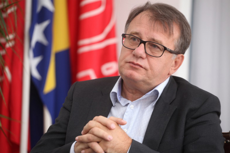 Nikšić odgovorio Dodiku: Policiju protiv koje se digne narod treba ukinuti