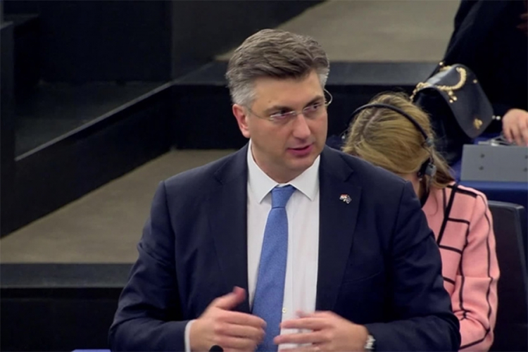 Plenković: Bilo bi neustavno da nismo reagirali u slučaju Agrokor