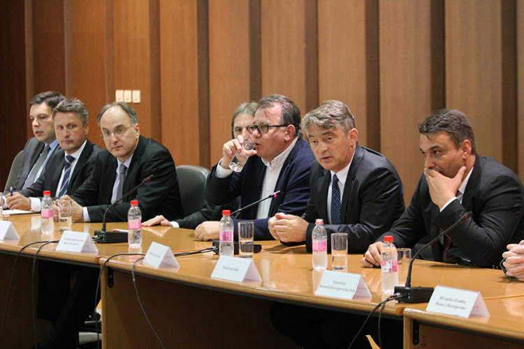 Stranke u FBiH traže fer izbore, a prizivaju Inckovu reakciju