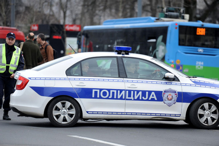 Zbog dojave o bombi evakuisani radnici Gradske uprave