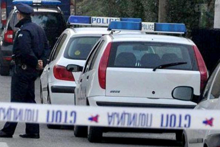 Razbojnici oteli i pretukli taksistu, uhapšen maloljetnik