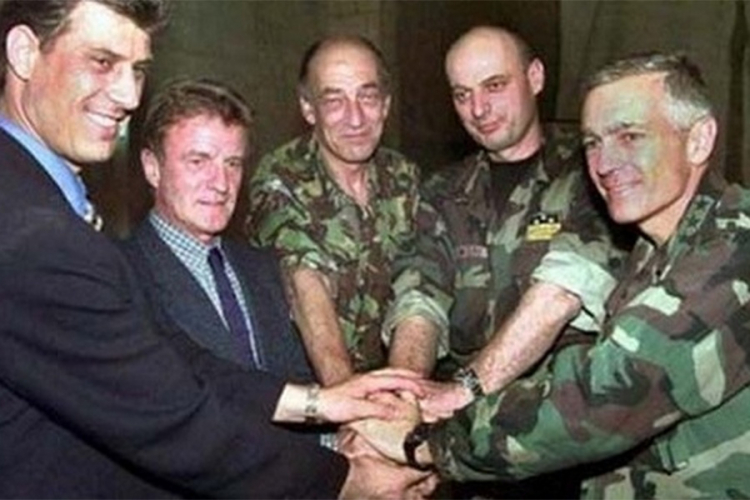 Od Tačija orden za Veslija Klarka