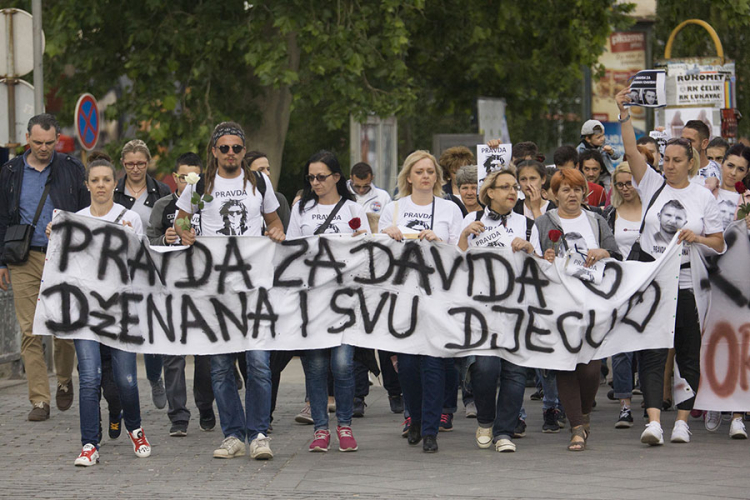 Stotine Zeničana na šetnji za Davida Dragičevića i Dženana Memića