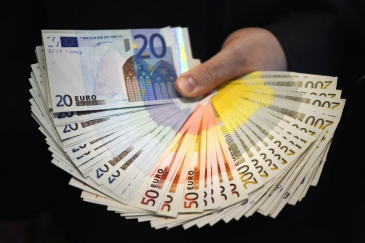 Najveća bruto zarada isplaćena u sektoru telekomunikacija