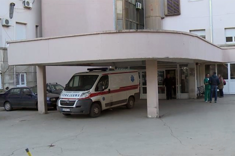 Šestomjesečna beba u kritičnom stanju nakon pada sa terase