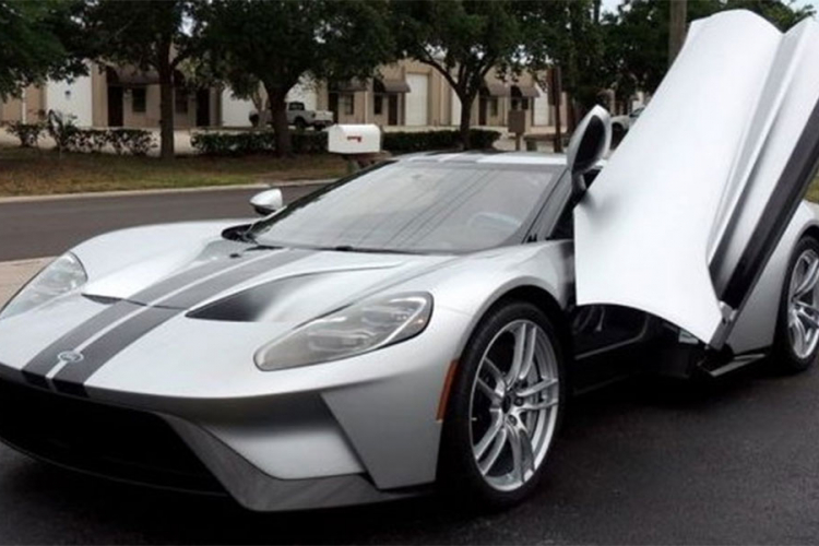 Ford GT na aukciji prodat za 1,8 miliona dolara
