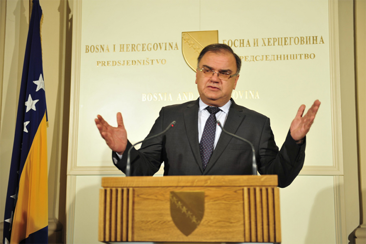 Ivanić: Bez saglasnosti nastava na "bosanskom" jeziku u Australiji