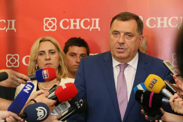 Dodik i Cvijanovićeva uvjereni u pobjedu "Pod zastavom Srpske"