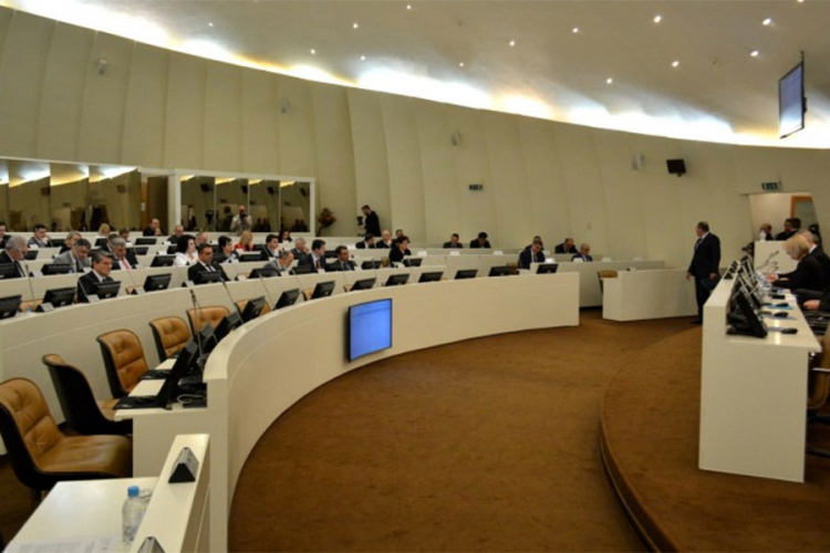 Počela sjednica Predstavničkog doma, SDS traži ukidanje RTV takse