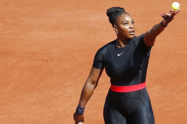 Kao žena mačka: Serena u Parizu podigla prašinu