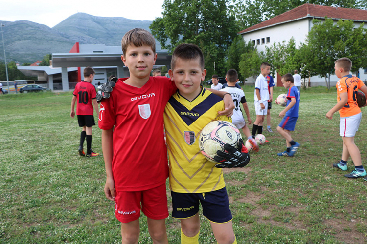 Osnovci novčanik vratili vlasnici