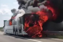 Drama na autoputu kod aerodroma "Nikola Tesla", izgorio hrvatski autobus