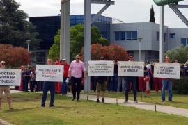 Radnici Aluminija održali štrajk upozorenja i protest