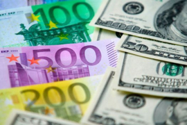Evro ojačao prema dolaru na međunarodnom tržištu