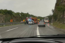 Prevrnuo se kombi pun migranata, 12 osoba prebačeno u bolnicu