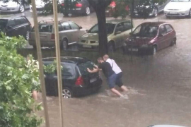 Sarajevo pod vodom, kolaps u saobraćaju