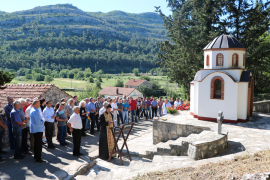 Služen parastos žrtvama ustaškog pokolja u Pridvorcima: Da se zlo ne ...