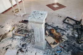 Upali u crkvu i zapalili ikone: "Veoma ružna poruka malobrojnim Srbima ...