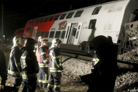 Voz sa 80 putnika izletio iz šina, dvoje povrijeđeno