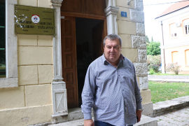 Prekinuti lakrdiju iz bilećkih skupštinskih klupa