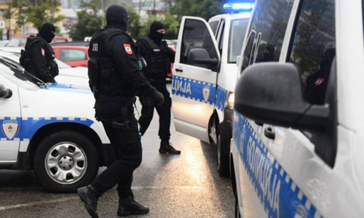 Napad na policajce u Gradišci, privedeno devet osoba