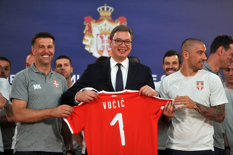 Vučić: Za trofej i srpsku himnu na SP u Rusiji - 10 miliona evra